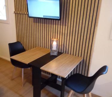 Sainte-Anastasie-sur-Issole Apartment | Studio magnolia
