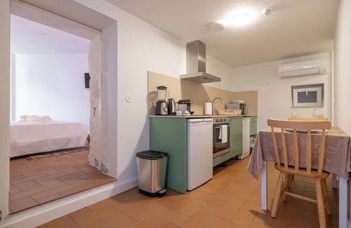 Cardielos Apartment | Studio Apartment Casa da Brêa - pool, garden, porch. 10 minutes from the beach
