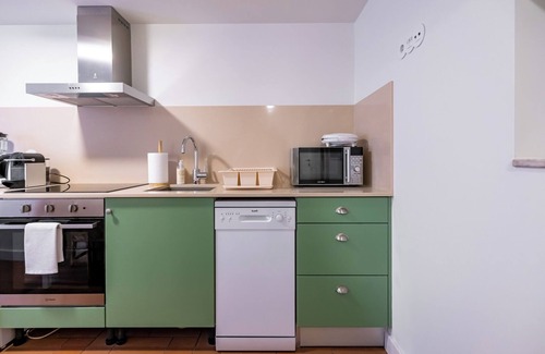 Cardielos Apartment | Studio Apartment Casa da Brêa - pool, garden, porch. 10 minutes from the beach