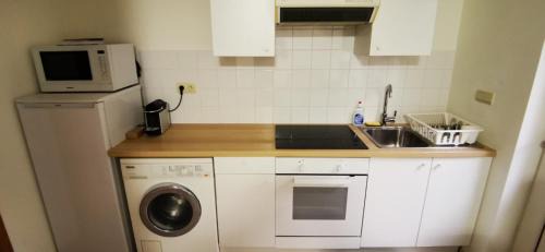 Sint-Pieters-Leeuw Apartment | Studio équipé Brussels