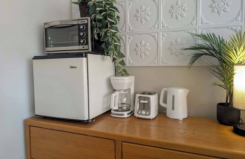 Ste Anne de Beaupre Apartment | Studio 10 | 2 Min Waterfront | BBQ & Fireplace
