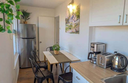 Ste Anne de Beaupre Apartment | Studio 11 | 2 Min Waterfront | BBQ & Fireplace