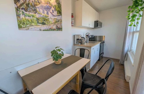 Ste Anne de Beaupre Apartment | Studio 11 | 2 Min Waterfront | BBQ & Fireplace