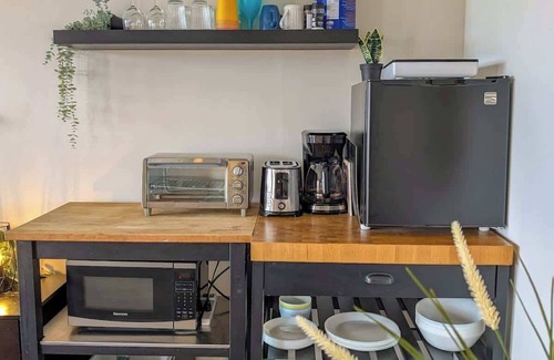 Ste Anne de Beaupre Apartment | Studio 14 | 2 Min Waterfront | BBQ & Fireplace