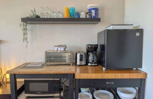 Ste Anne de Beaupre Apartment | Studio 14 | 2 Min Waterfront | BBQ & Fireplace