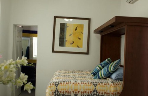 Lazaro Cardenas Apartment | Studio 1 Hacienda Lord Twigg