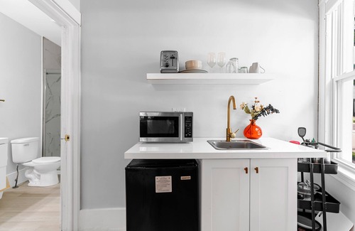 Moncton Apartment | Studio 1 ~ Lovely Apartment, Downtown!