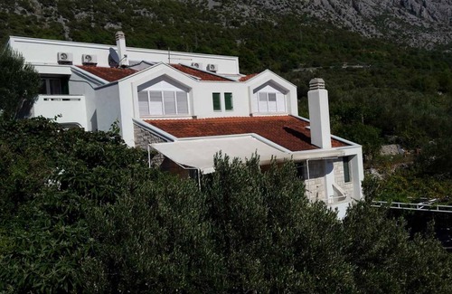 Igrane Apartment | Studio 100 m from the beach