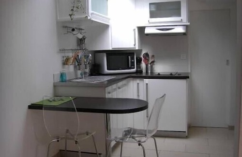 Sausset-les-Pins Apartment | Studio, 100m from the beach, recent, in quiet and green.
