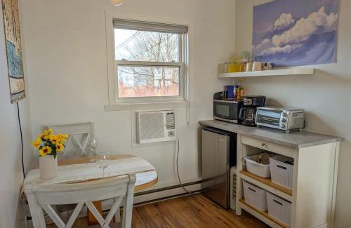 Ste Anne de Beaupre Apartment | Studio 18 - 2 min du Bord de l'eau Foyer & Barbecue