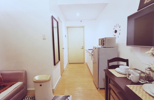 Ususan Condo | Studio 1BR Balcony, Pool, Near Airport & BGC