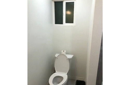 Sunrise Manor Apartment | Studio 2 Bd Close to Nellis AFB 18 Min to Strip...