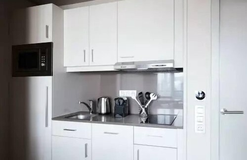 Suresnes Apartment | Studio 2 People