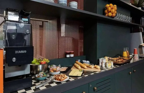 Suresnes Apartment | Studio 2 People