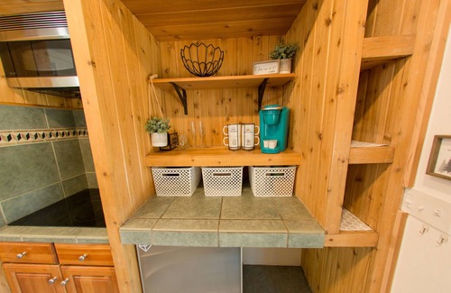 Durango Apartment | STUDIO 203: AMAZING Mountain Views - 5 Minutes to Downtown Durango! Pet Friendly