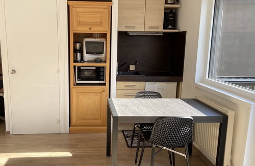Mont-Dore Apartment | Studio 21m²- 2* - city center- wifi - balcony - private parking - linen included