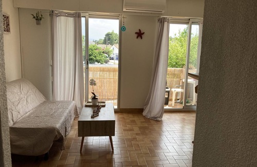 La Jetee Apartment | STUDIO 23 M2 AT THE PORT AND BEACH