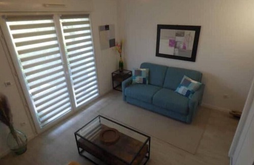 Bezannes Apartment | Studio 27 m2 700 m from TGV station