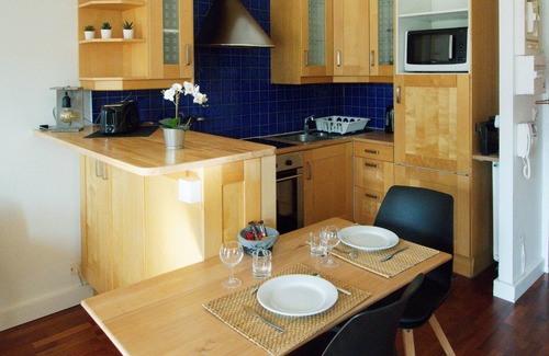 Aix-les-Bains City Center Apartment | Studio 3 *, in the heart of Aix, with balcony and free parking