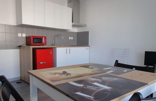 Poteries Apartment | STUDIO 3 pers calm near ZENITH, private parking