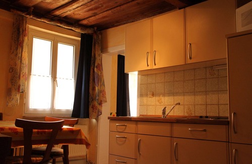 Old Town Apartment | Studio '3' with Shared Terrace