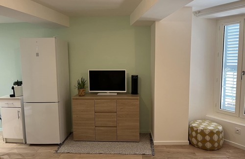 Hyeres City Centre Apartment | STUDIO 30m2 - Heart of Hyères - Pedestrian street