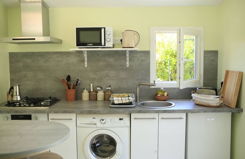 Tiuccia Apartment | Studio 30m², Private garden, Beach 5 mins walk