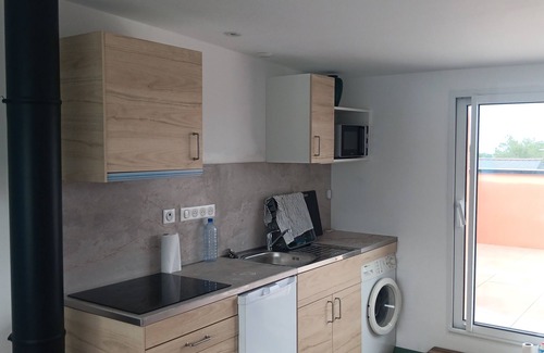 Trelevern Apartment | Studio 34m2 large terrace sea view 2km beaches gr34. Pink granite hillsides