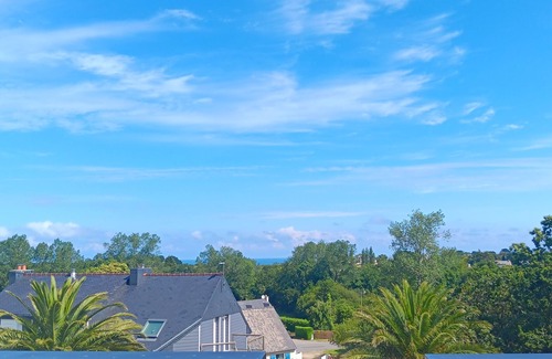 Trelevern Apartment | Studio 34m2 large terrace sea view 2km beaches gr34. Pink granite hillsides