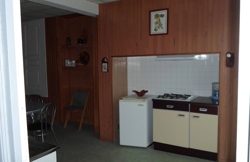Daglan Apartment | Studio 35 m2 with view of the old mill canal near downtown rue de la gare