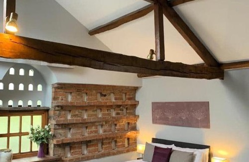 Bilbrough Apartment | Studio 3B The Carriage House York 6m Village Location