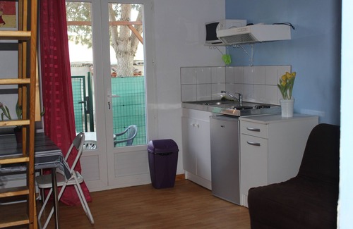 Saint-Cyprien Cottage | Studio 4 pers. St-Cyprien between village and beaches on coteradieuse site. Wireless