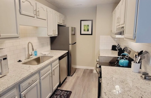 Pine Forest Apartment | Studio 409 ~ Accessible with Premium Wifi