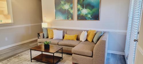 Pine Forest Apartment | Studio 409 - Ground Floor Access, High-Speed Internet