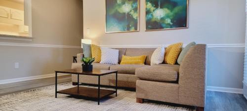 Pine Forest Apartment | Studio 409 - Ground Floor Access, High-Speed Internet