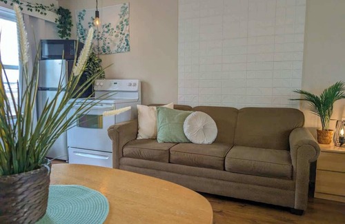 Ste Anne de Beaupre Apartment | Studio 5 | 2 Min Waterfront | BBQ & Fireplace