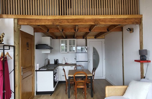 Le Trait Apartment | Studio 5 - Duplex 45m2 with all comforts. 8m2 terrace with garden furniture.