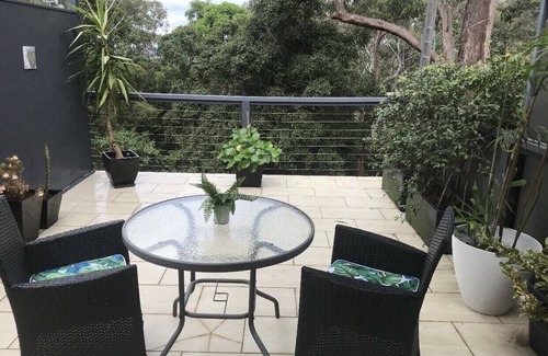 Bulli Apartment | Studio 53 Escarpment Views