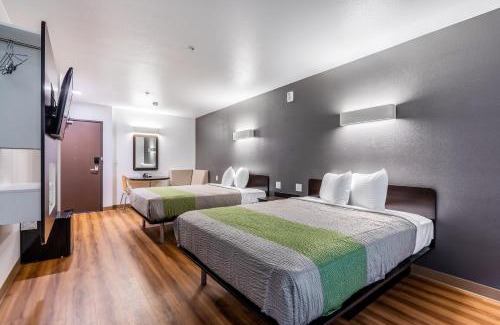 Montopolis Hotel | Studio 6 Austin Airport