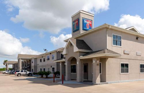Bay City Hotel | Studio 6 Bay City TX