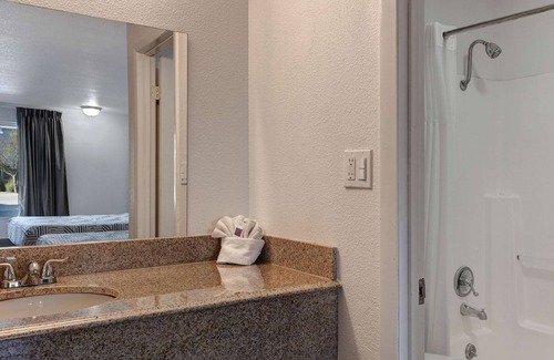 Branson West Hotel | Studio 6 Branson West, Mo – Silver Dollar City