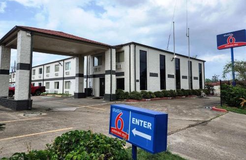 Channelview Hotel | Studio 6 Channelview TX Baytown West