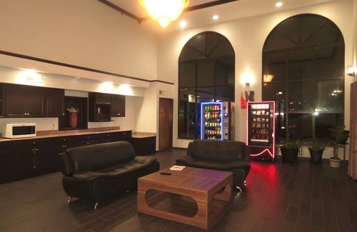 Elkhart Hotel | Studio 6 Elkhart, IN- Kitchenette Rooms