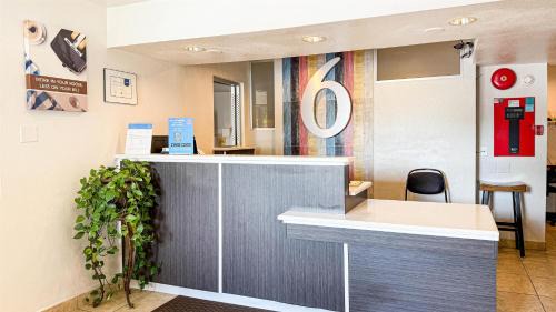 Grand Prairie Hotel | Studio 6-Grand Prairie, TX