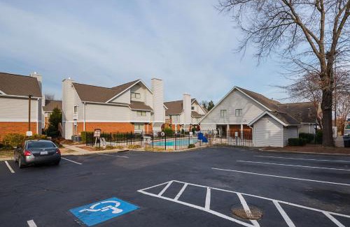 Greensboro Hotel | Studio 6-Greensboro, NC