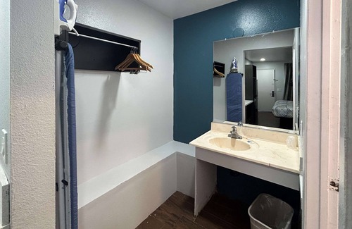 Hemet Hotel | Studio 6 Hemet, CA