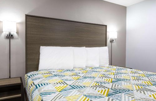Hickory Hotel | Studio 6 Hickory NC