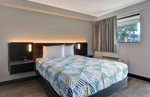 Southside Hotel | Studio 6-Jacksonville, FL - Baymeadows