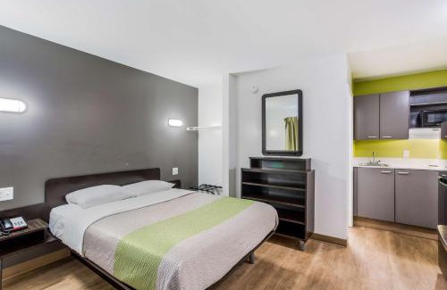 Southside Hotel | Studio 6-Jacksonville, FL - South