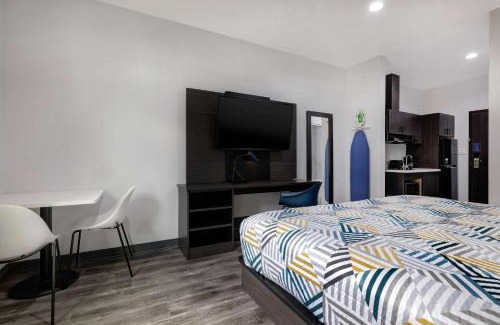 Barker Hotel | Studio 6 Katy, TX Energy Corridor